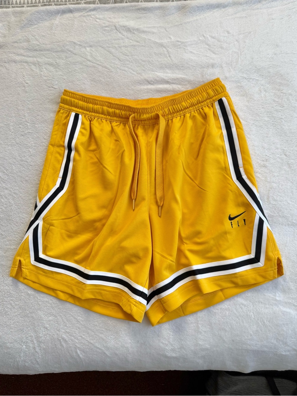 Nike FLY Crossover Yellow Athletic Basketball Shorts Medium